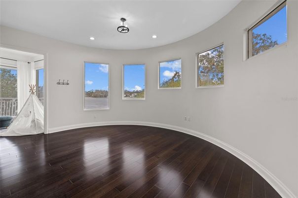 Empty room, Interior, Recessed Lighting, Wood Texture Flooring
