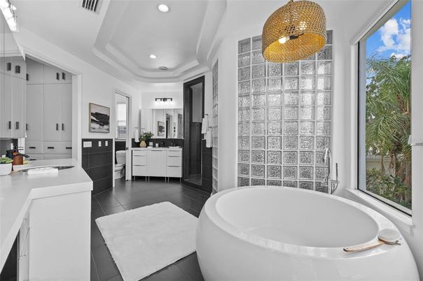 Bathroom, Dual Sink Vanities, Free Standing Baths, Interior, Recessed Lighting