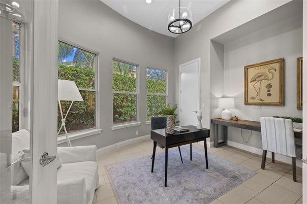 Home Office, Interior