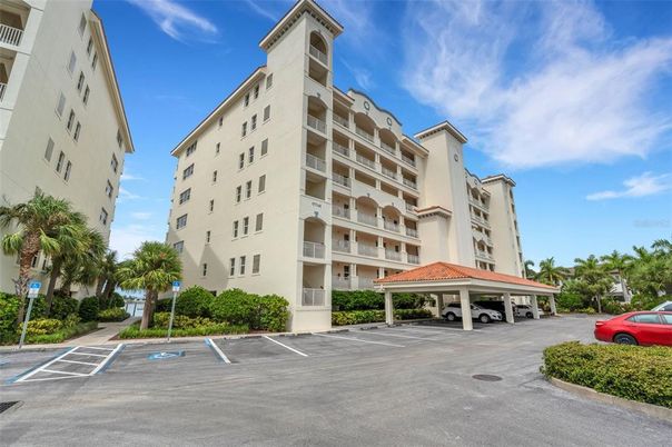 Exterior, Facade, Condo Building