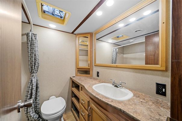 Bathroom, Interior, Recessed Lighting