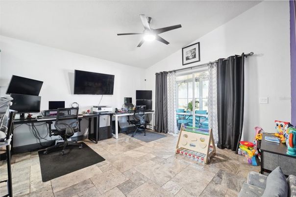 Home Office, Interior
