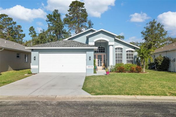 Attached, Exterior, Facade, Ranch
