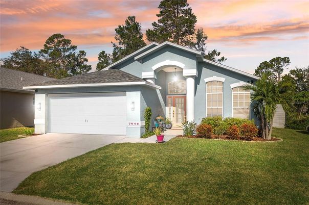 Attached, Exterior, Facade, Ranch