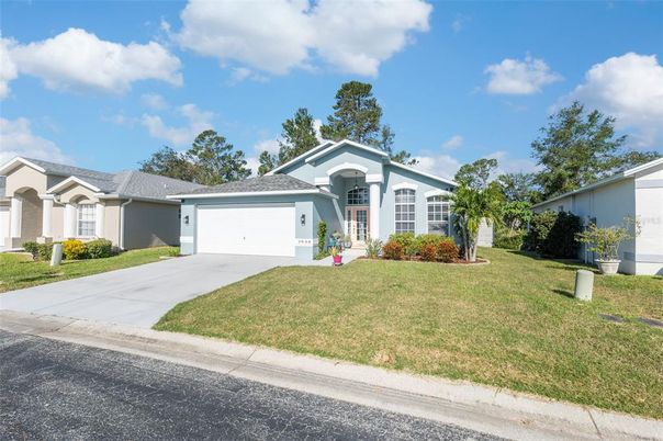Attached, Exterior, Facade, Ranch