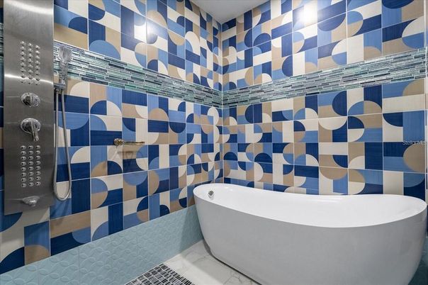 Bathroom, Free Standing Baths, Interior