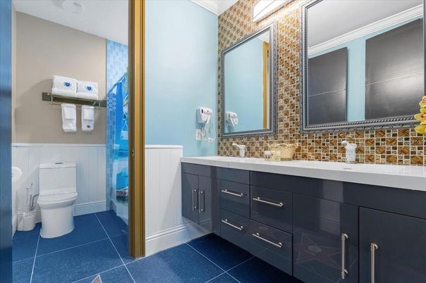 Bathroom, Dual Sink Vanities, Interior