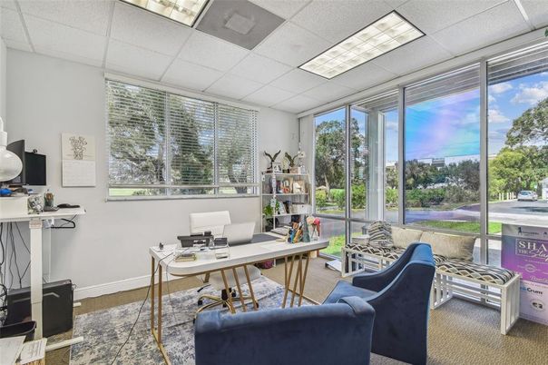 Home Office, Interior