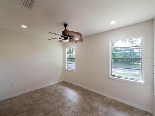 Empty room, Interior, Recessed Lighting
