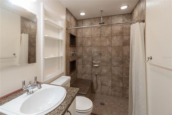 Bathroom, Interior, Recessed Lighting