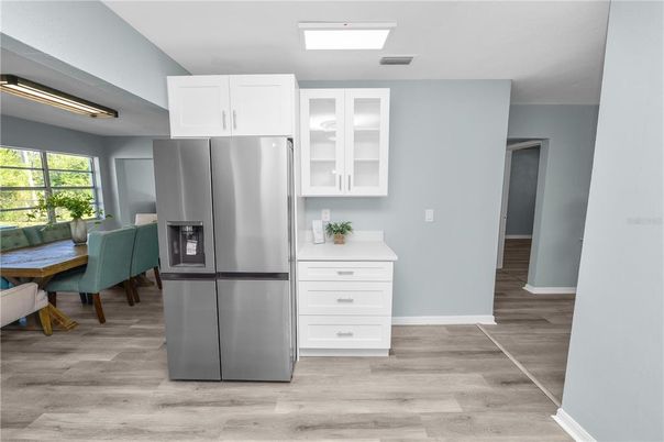 Dining room, Interior, Kitchen, Stainless Steel Appliances, Wood Texture Flooring