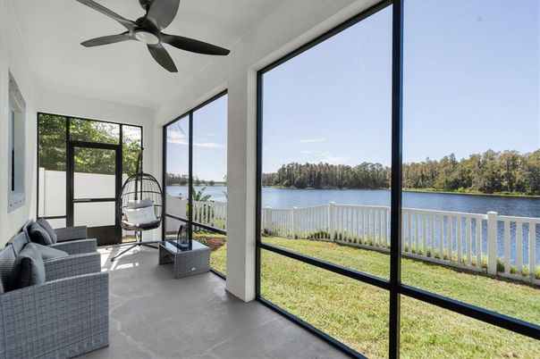 Interior, Sun Room, Water