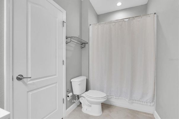 Bathroom, Interior, Recessed Lighting