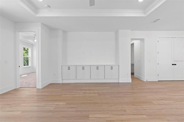Empty room, Interior, Recessed Lighting, Wood Texture Flooring