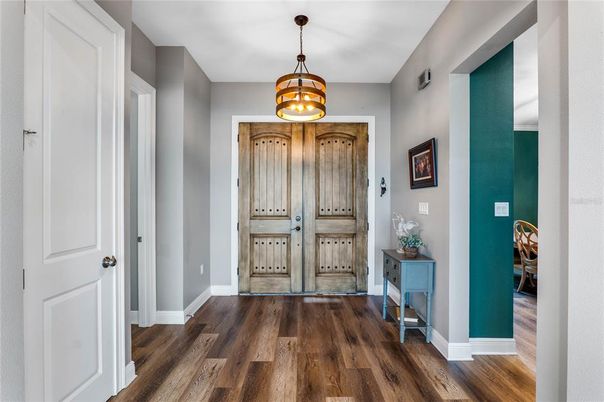 Interior, Pendant Lights, Wood Texture Flooring