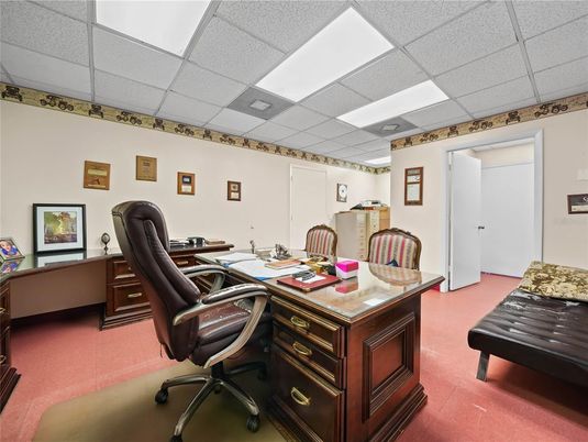 Home Office, Interior