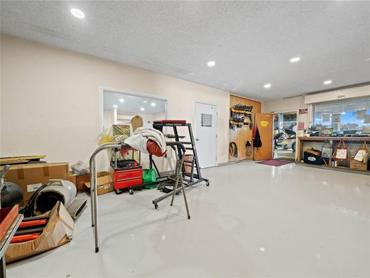 Fitness Equipment, Interior, Recessed Lighting