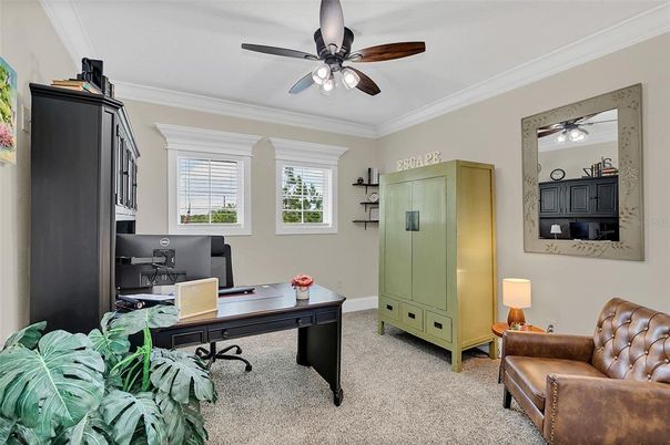 Home Office, Interior