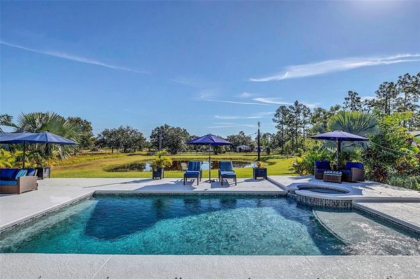 Exterior, Pool