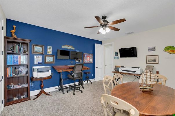 Home Office, Interior