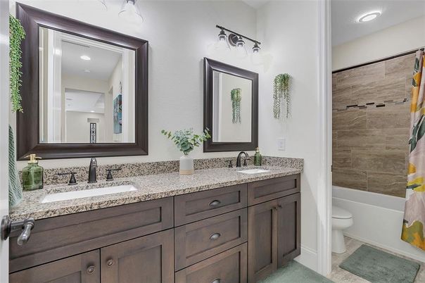 Bathroom, Dual Sink Vanities, Interior, Recessed Lighting