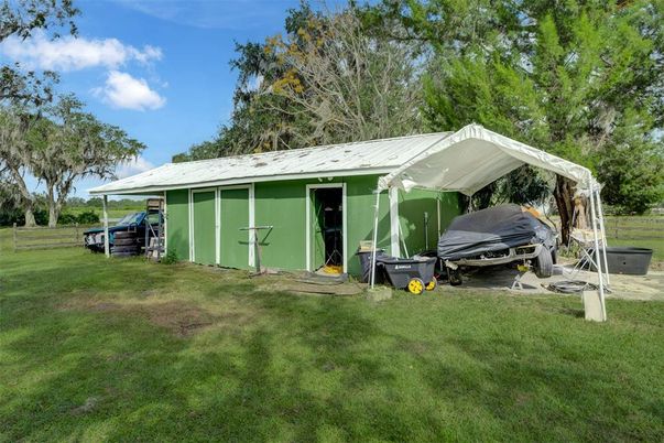 Backyard, Exterior