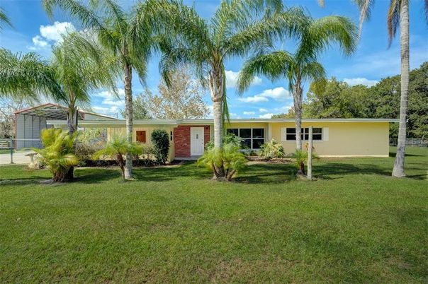 Backyard, Exterior, Facade, Brick Facade, Ranch