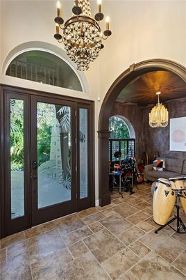 Chandelier, Interior, Living room