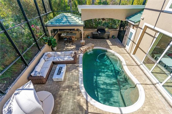 Interior, Pool, Sun Room