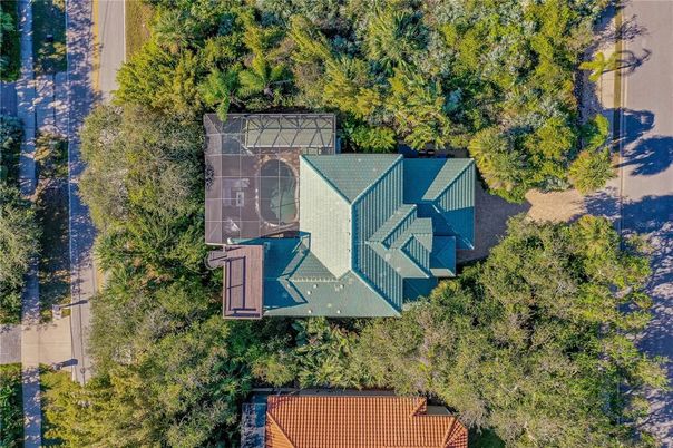 Exterior, Drone