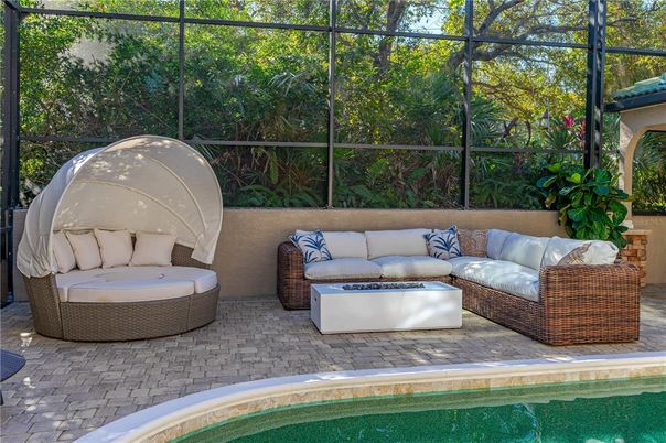Interior, Pool, Sun Room