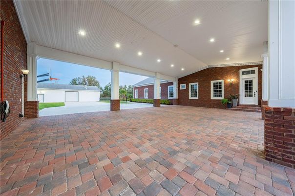 Detached Garage, Exterior