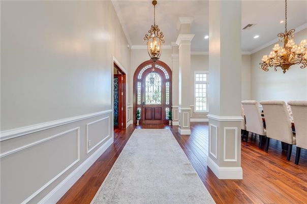 Chandelier, Dining room, Interior, Recessed Lighting, Wood Texture Flooring