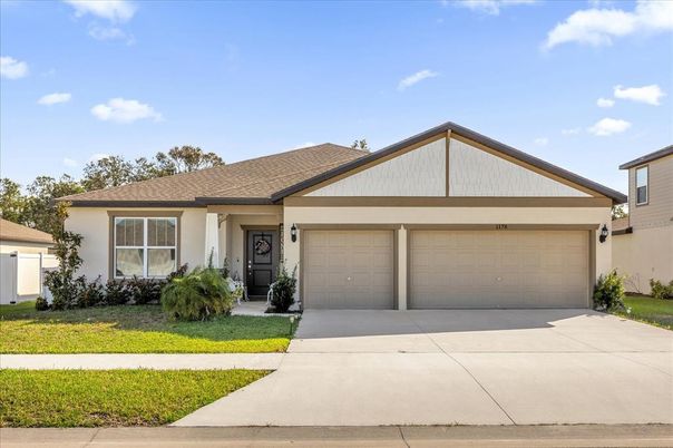 Attached, Exterior, Facade, Ranch