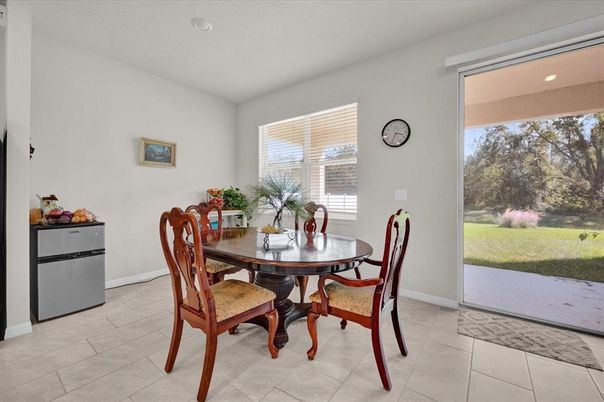 Dining room, Interior, Recessed Lighting