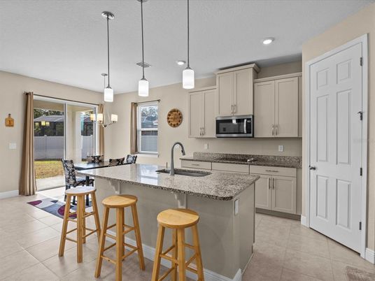 Dining room, Interior, Kitchen, Pendant Lights, Recessed Lighting, Stainless Steel Appliances