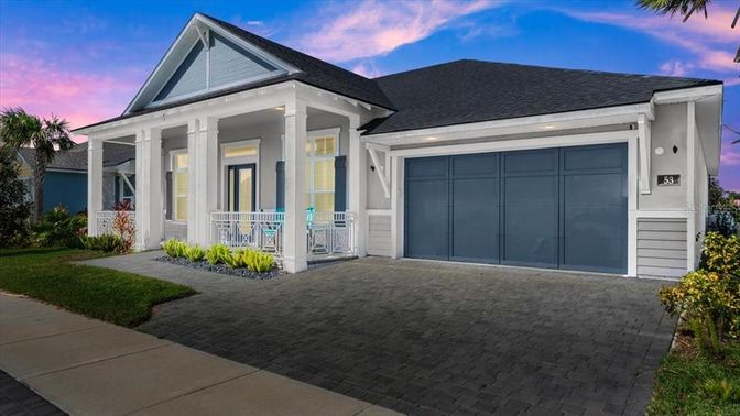 Attached, Exterior, Facade, American Craftsman