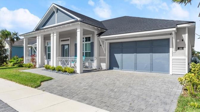 Attached, Exterior, Facade, American Craftsman