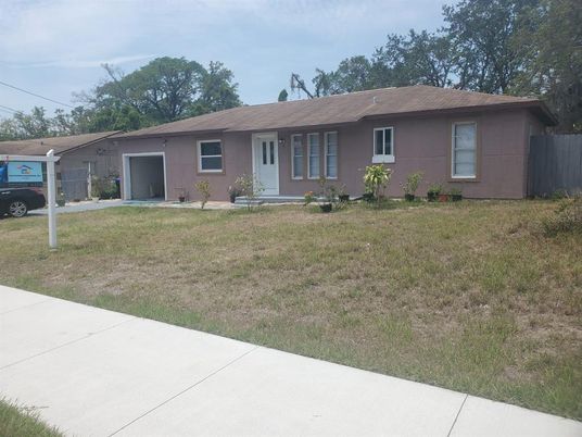 Backyard, Exterior, Facade, Ranch