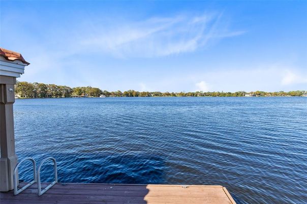 Exterior, Lake
