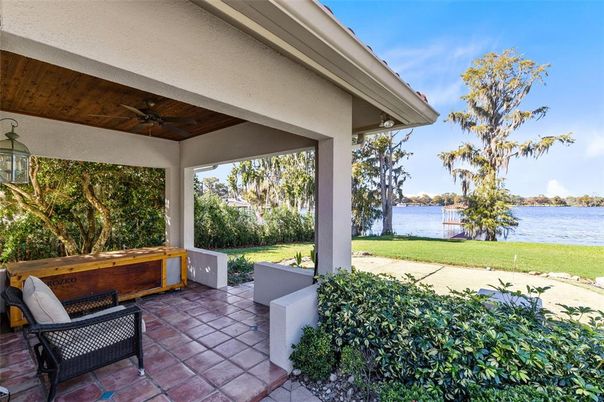 Exterior, Hot Tub, Lake