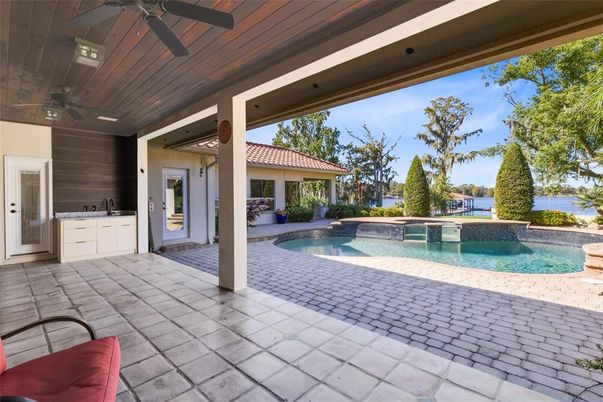 Exterior, Pool