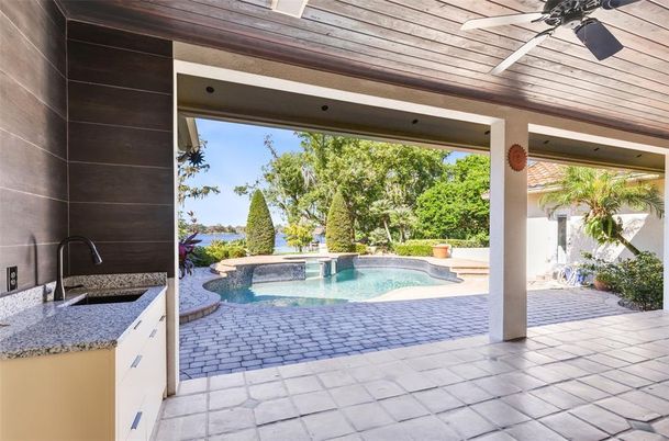 Exterior, Pool