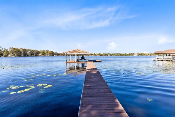 Exterior, Lake