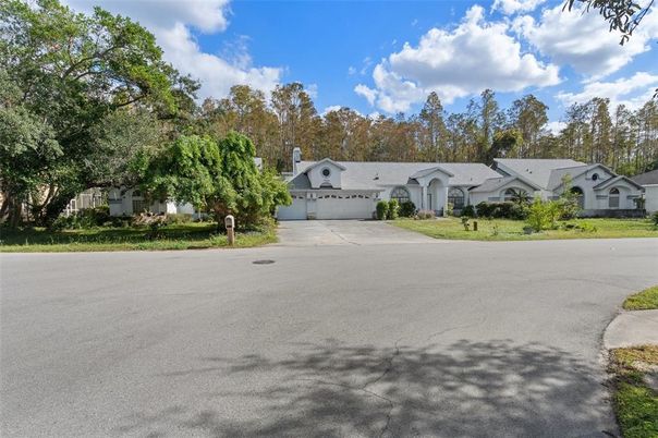 Attached, Exterior, Facade, Ranch