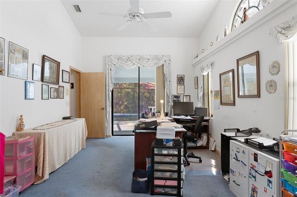 Home Office, Interior