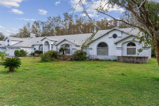 Backyard, Exterior, Facade, Ranch