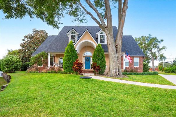 Backyard, Exterior, Facade, Brick Facade, French Provincial