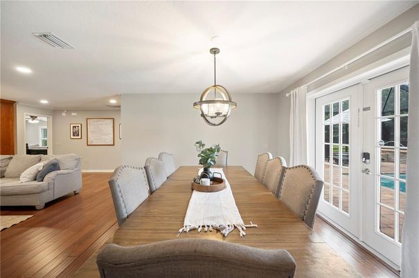 Dining room, Interior, Living room, Pendant Lights, Recessed Lighting, Wood Texture Flooring