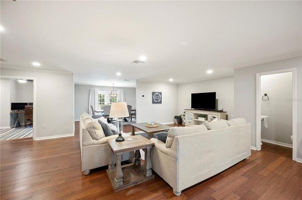 Dining room, Interior, Living room, Pendant Lights, Recessed Lighting, Wood Texture Flooring
